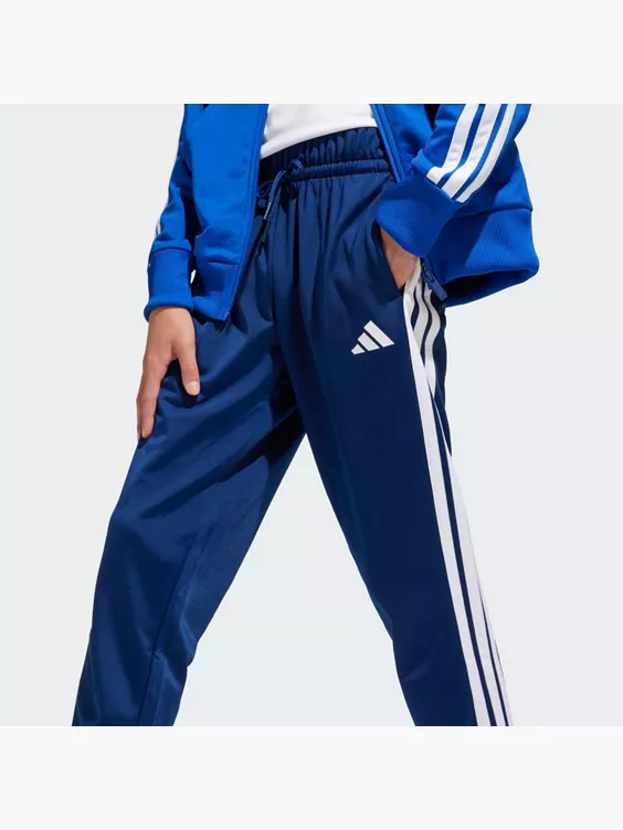 adidas Seasonal Essentials Tiberio 3-Streifen Tricot Kids Trainingsanzug