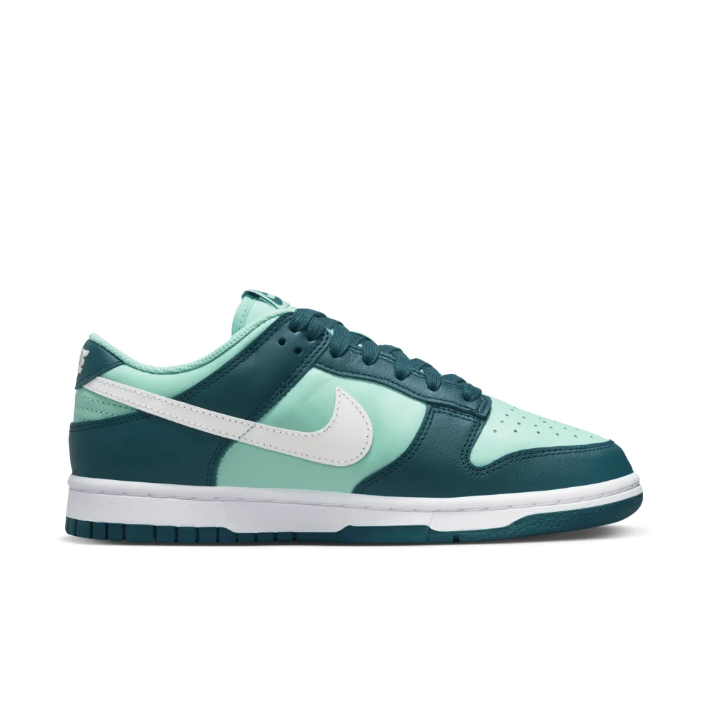 Nike Dunk Low WMNS DD1503-301 / grün