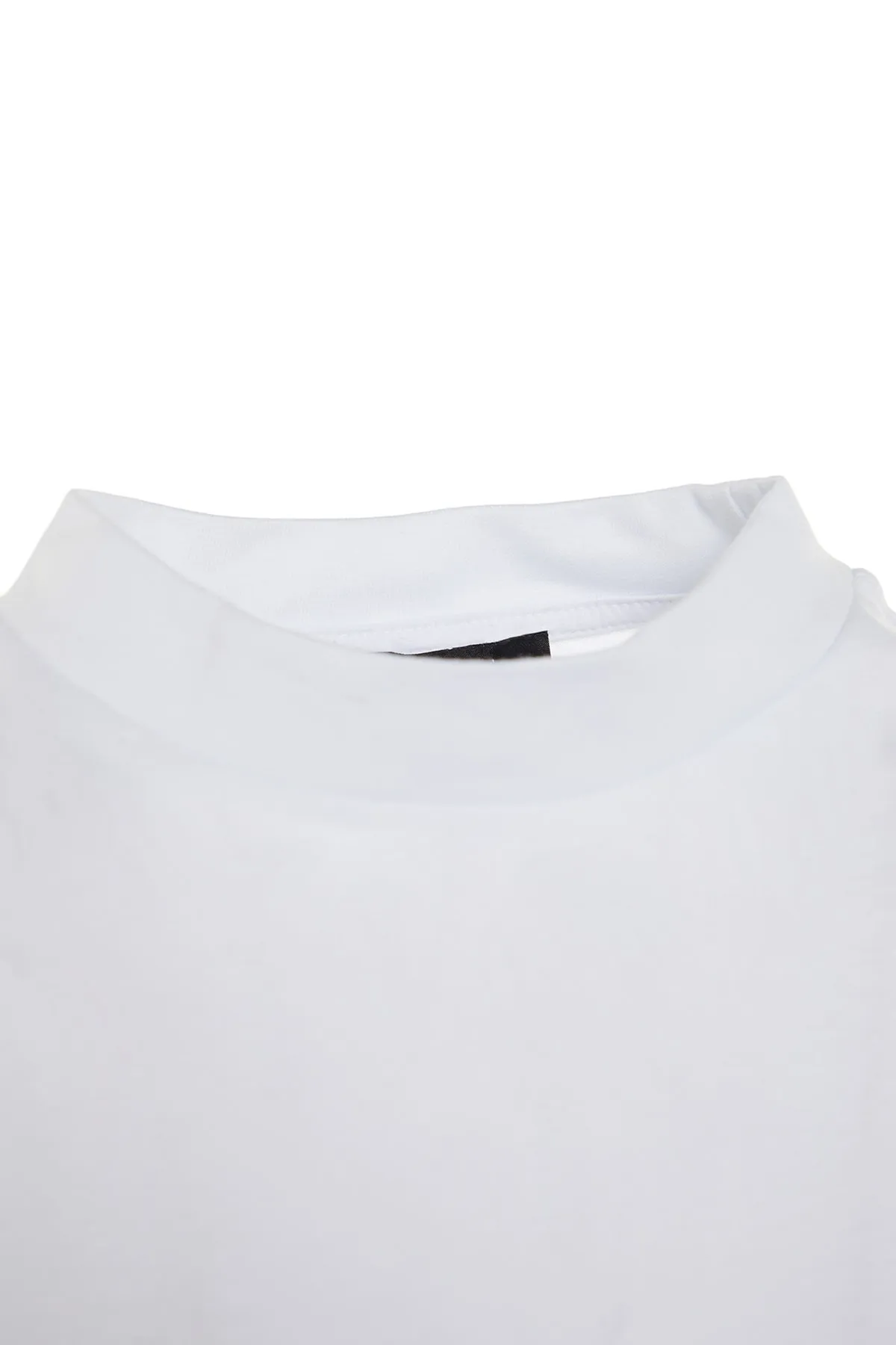 Trendyol Collection  Weißes Basic-Strick-T-Shirt aus 100 % Baumwolle mit Stehkragen TWOAW20TS0096