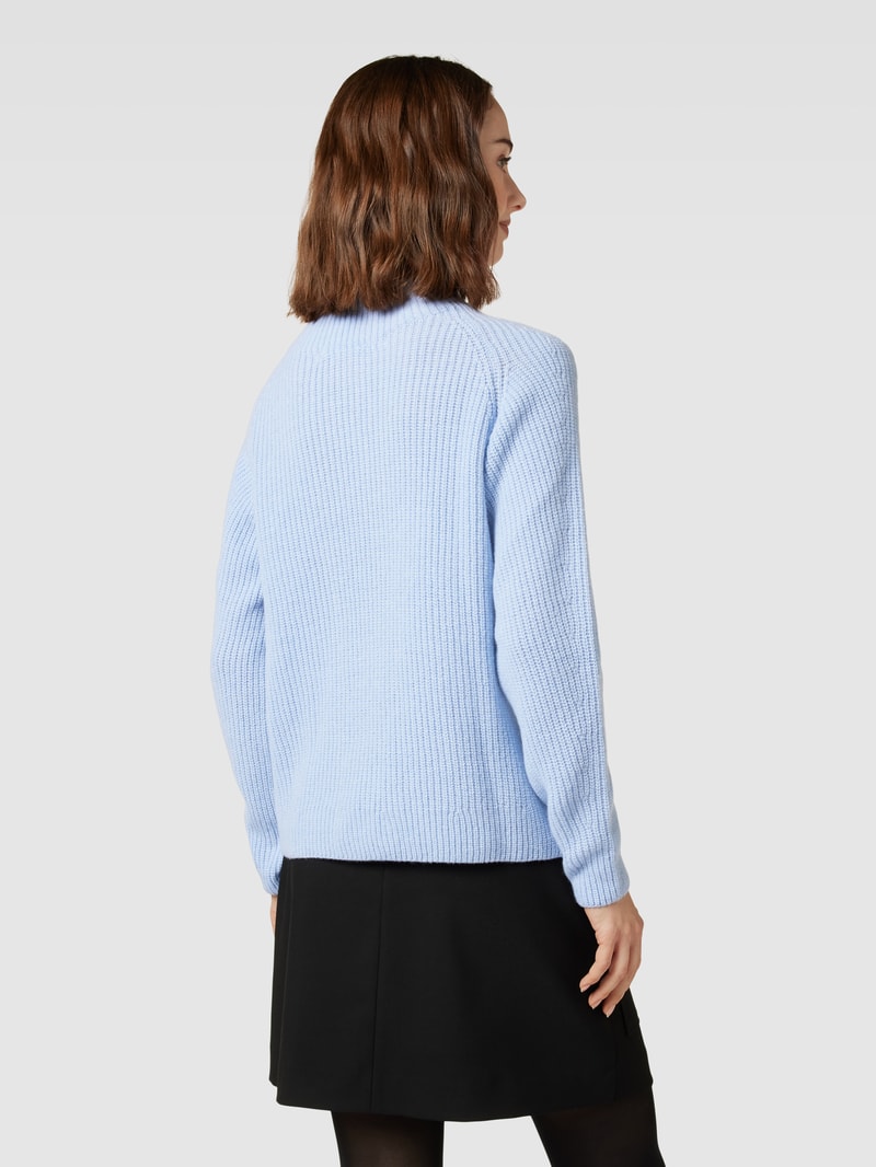 Strickpullover mit Rundhalsausschnitt in hellblau