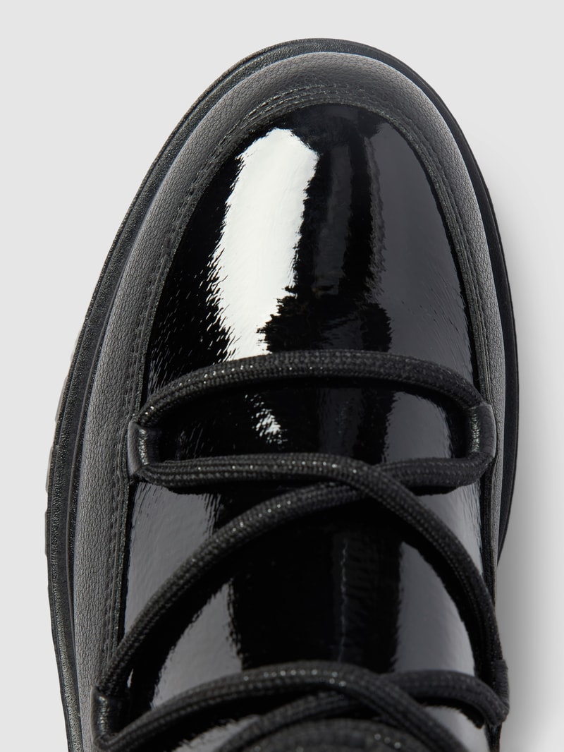 Schnürstiefel in Leder-Optik in schwarz