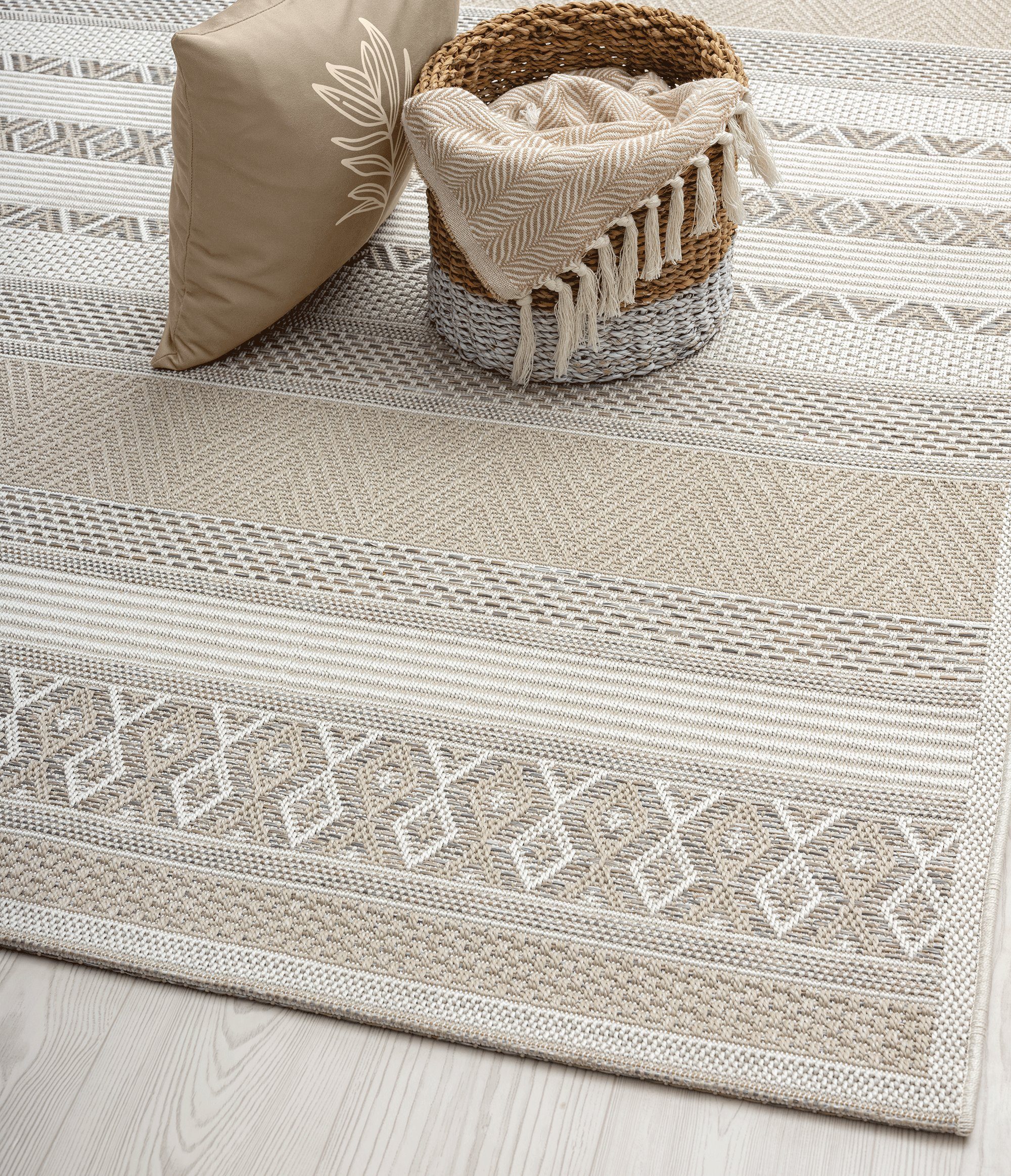 Teppich Calgary - robuster Outdoor Teppich, auch für Küche oder Esszimmer, the carpet, Rechteck, Boho-Style, Außenbereich, Innenbereich, Vintage-Optik