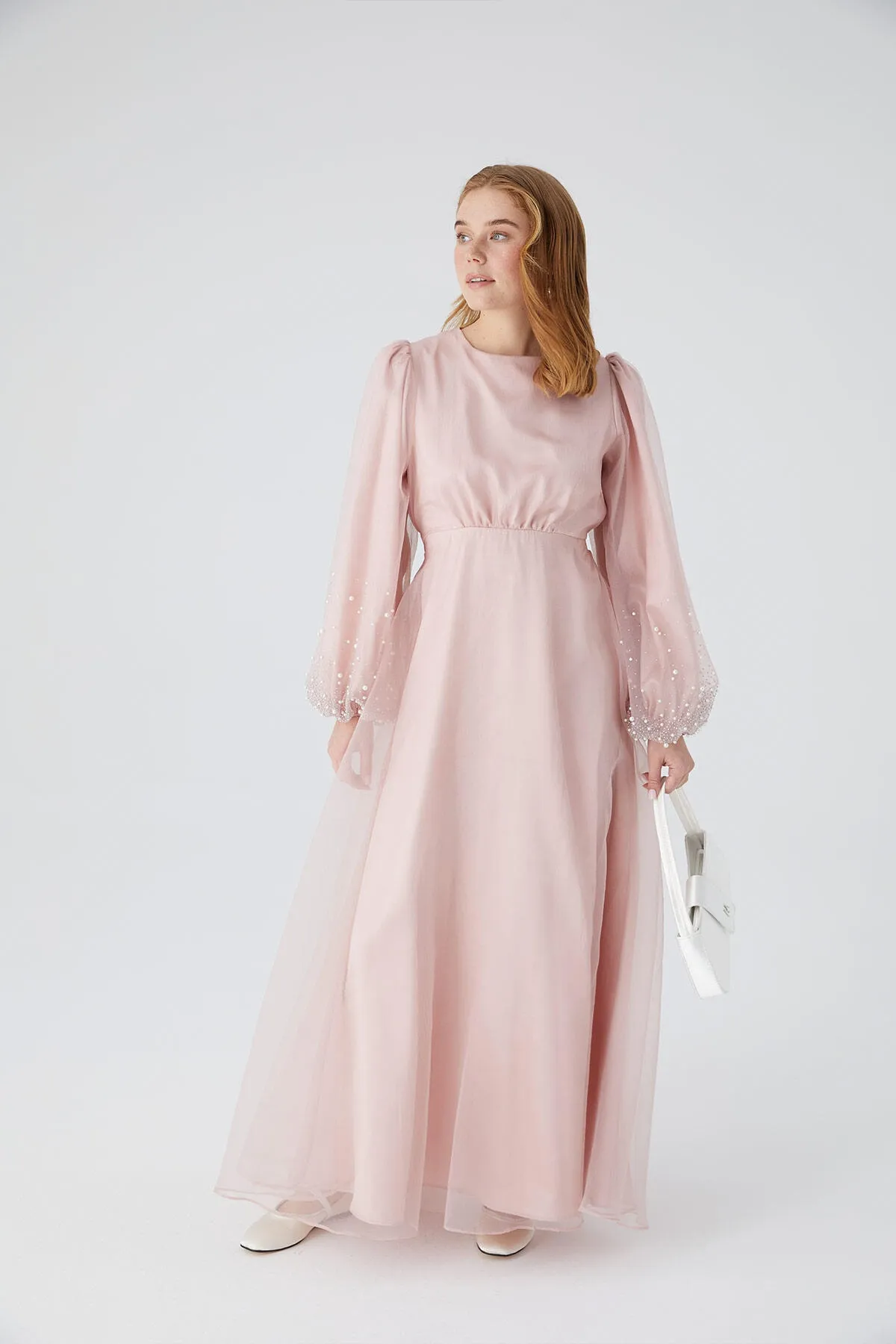 Manuka  Abendkleid aus gesteinigtem Organza in Puder