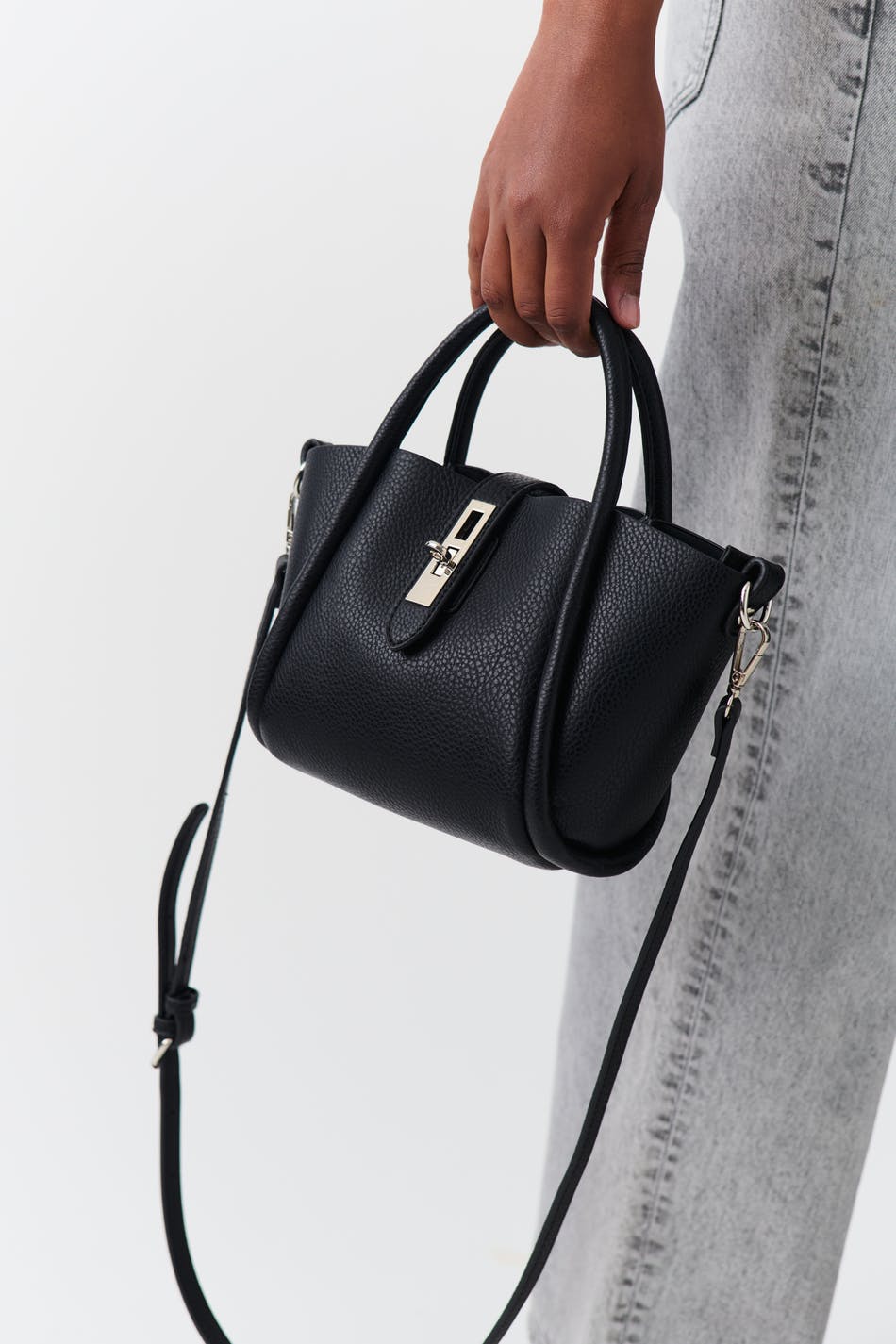 Tubular handle bag