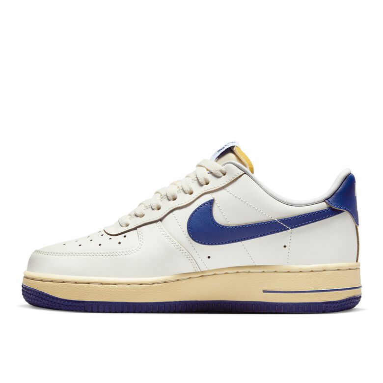 NIKE Air Force 1 Low 