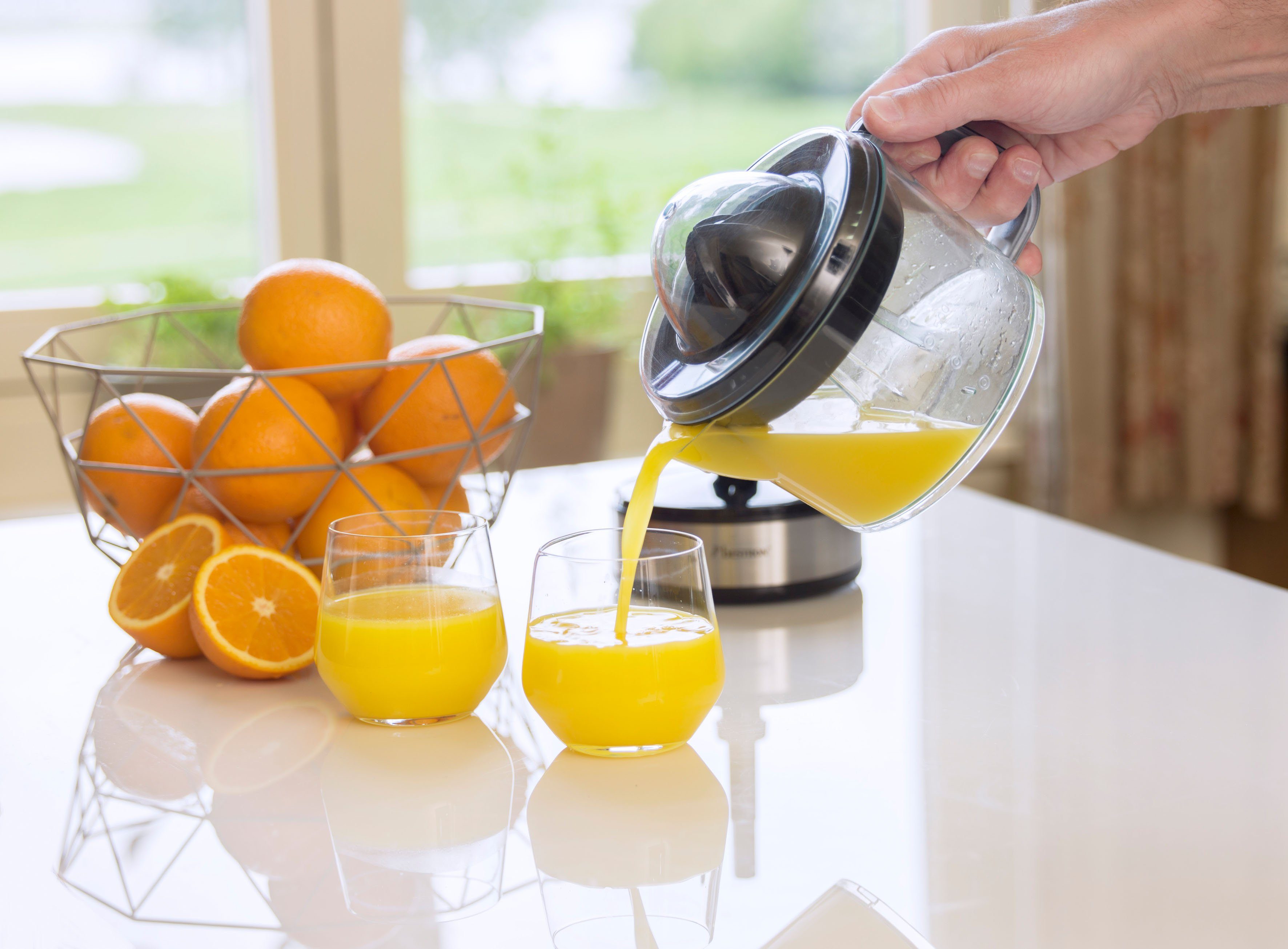 bestron Zitruspresse ACJ350Z, 40 W, mit Aromadeckel, 0,7 l, Schwarz