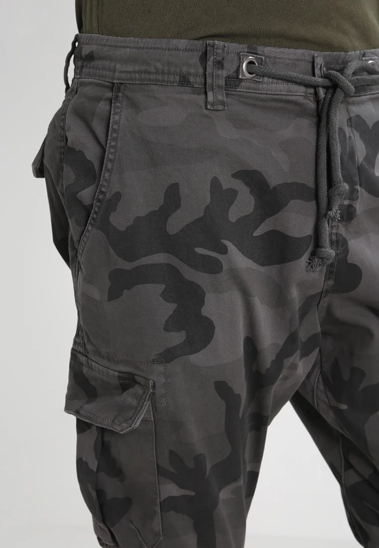 Pantalones cargo Urban Classics CAMO JOGGING