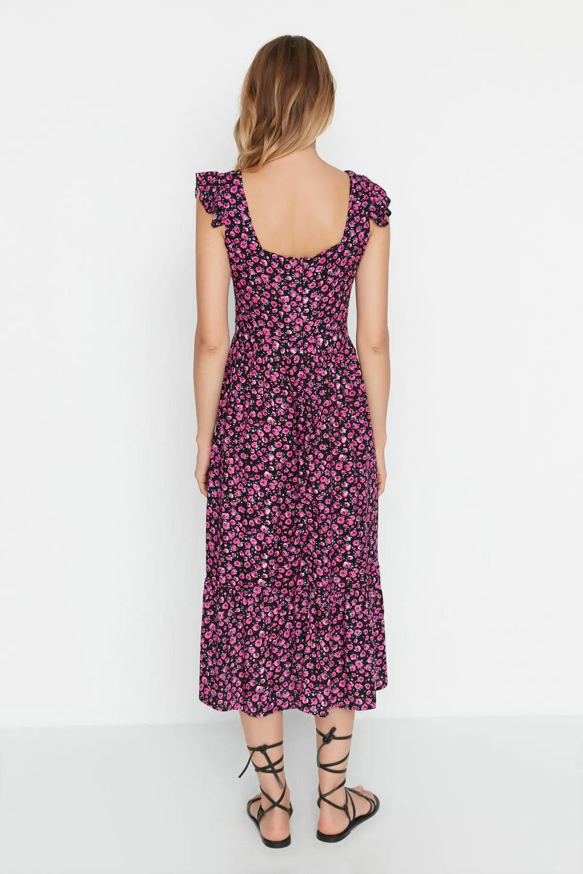 Trendyol Collection  Mehrfarbiges, gewebtes Kleid aus Viskose mit Blumendruck und quadratischem Ausschnitt in A-Linie TWOSS20EL3331