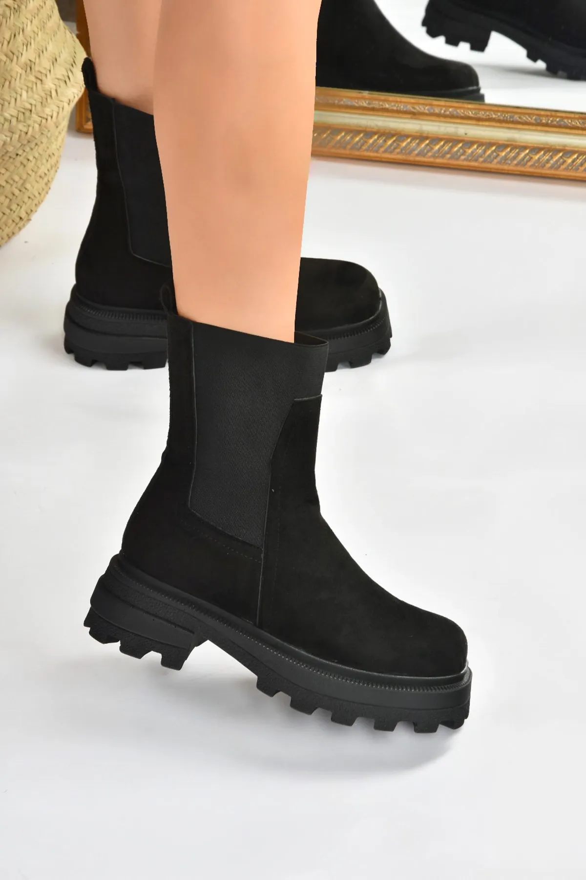Fox Shoes  Damenstiefel aus schwarzem Wildleder L996050502