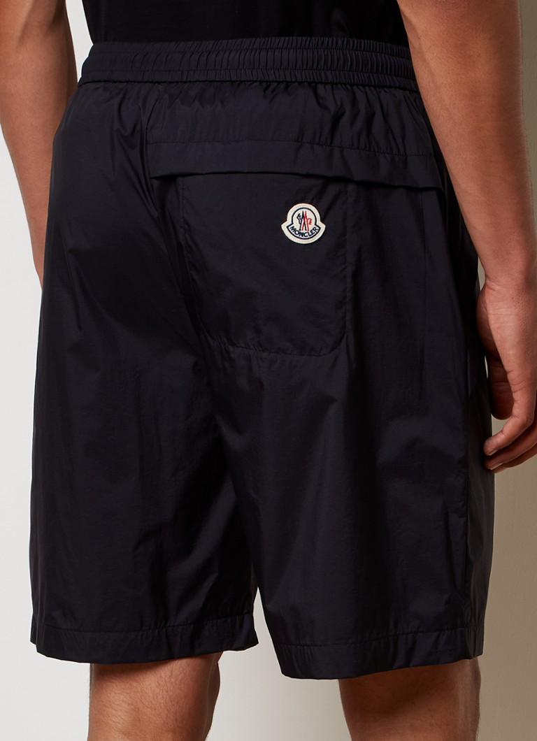 Pantaloni scurți Moncler cu croi larg și buzunare laterale
