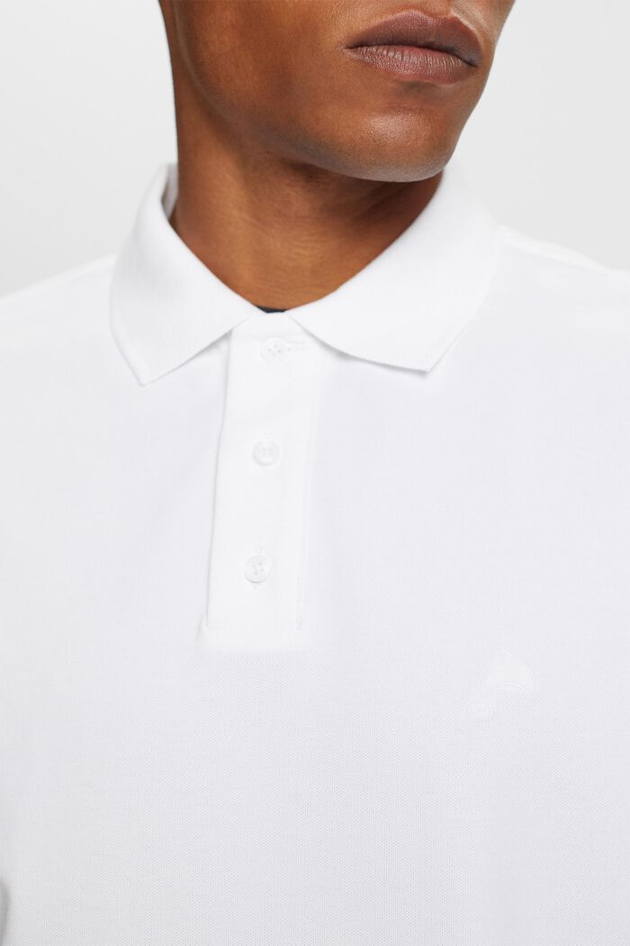 Charakteristisches Piqué-Poloshirt