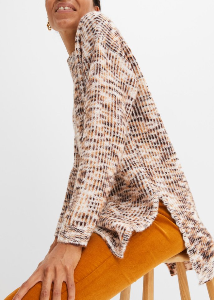 Pullover mit extra langen Seitenschlitzen