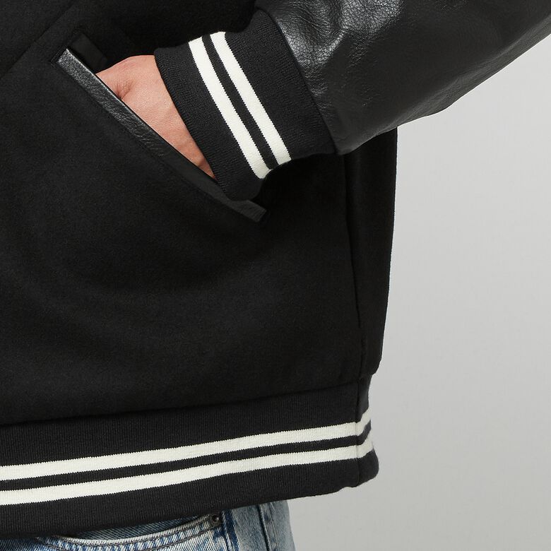 NIKE Authentics Varsity College Jacket black/white