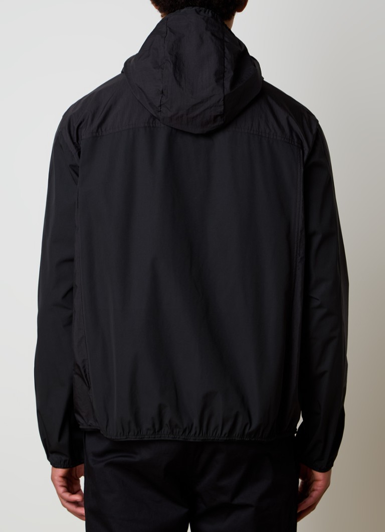 Vetrovka Moncler Kona z logotipom in kapuco