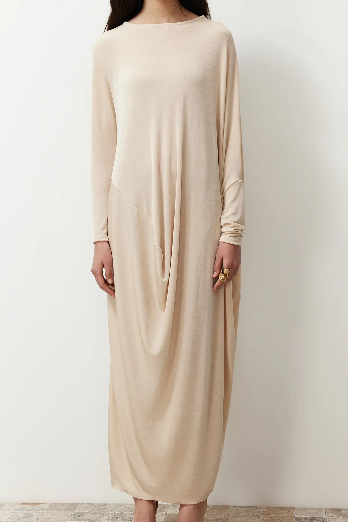 Trendyol Modest  Stilvolles gestricktes Kaftan-Kleid in Stein TCTSS24EB00037