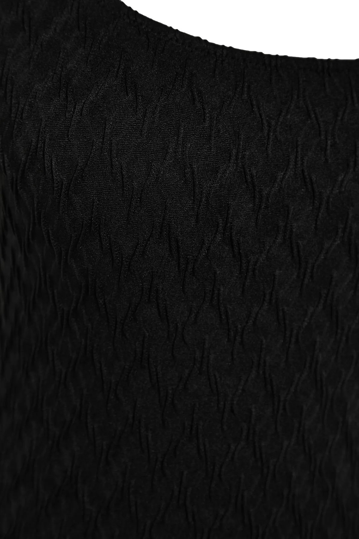 Trendyol Collection  Schwarzer, strukturierter, normaler Badeanzug mit quadratischem Kragen TBESS23MA00223