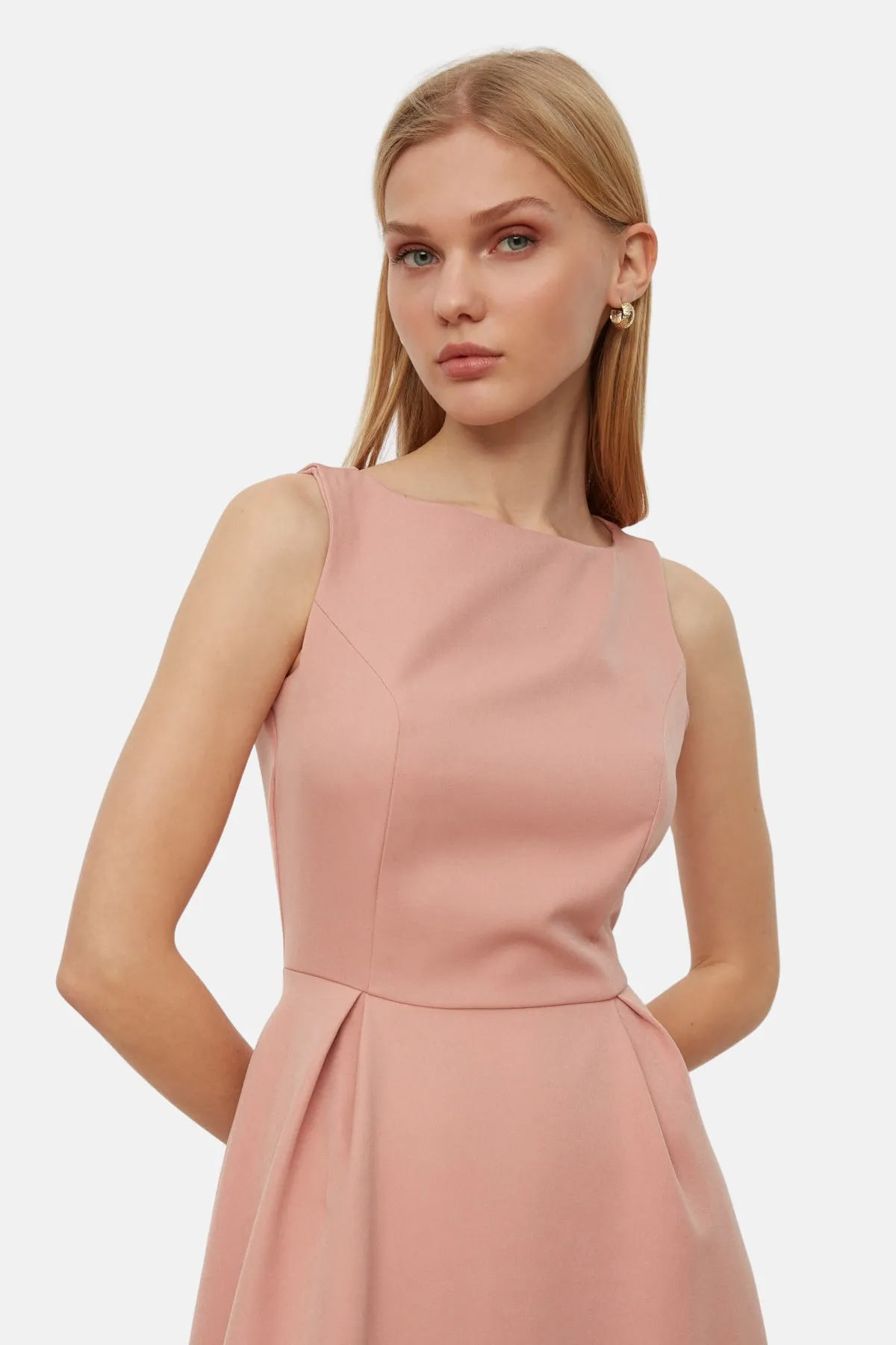 Trendyol Collection  Lachsfarbenes, plissiertes, gewebtes Midi-Taillenkleid TWOSS20EL0980