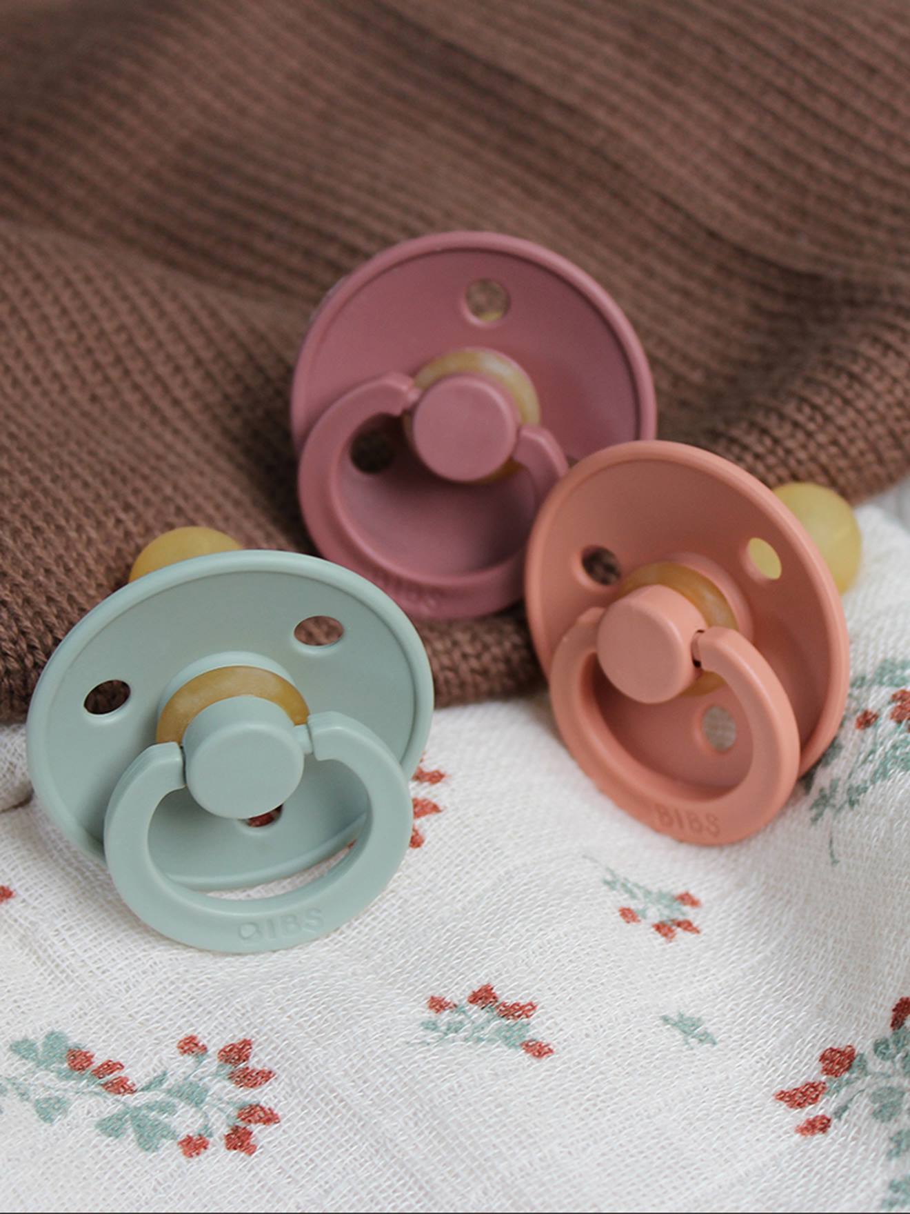 Lot de 2 sucettes-tétines BIBS Colour, taille 1 de 0 à 6 mois sage & hunter green