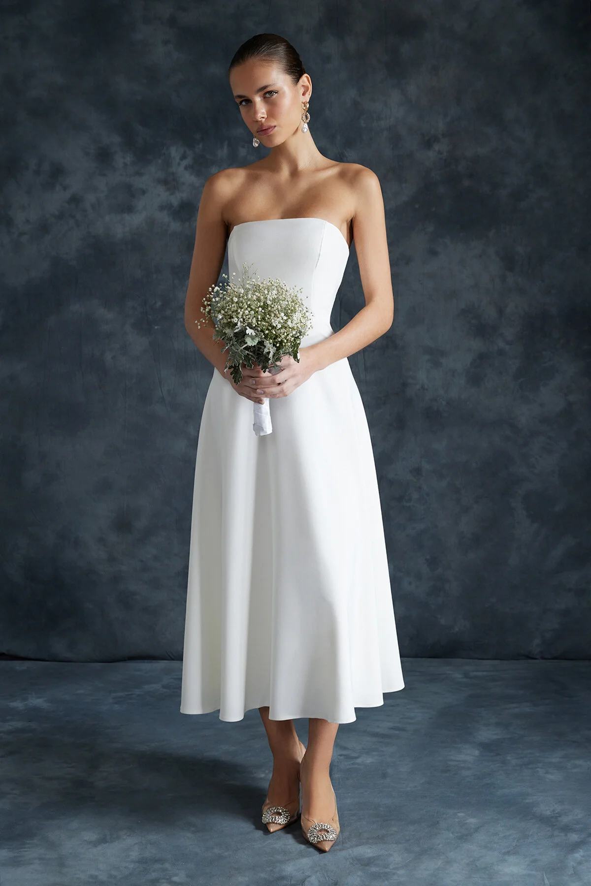 Trendyol Collection  Weißes Brautkleid mit Taillenöffnung/Skater-Hochzeit/langes Nikah-Abendkleid TPRSS24EL00139