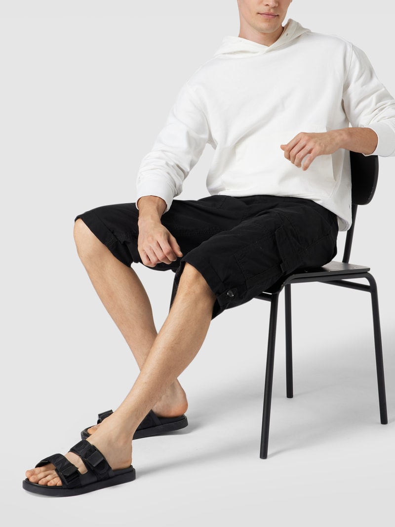 Cargoshorts inklusive Gürtel in schwarz