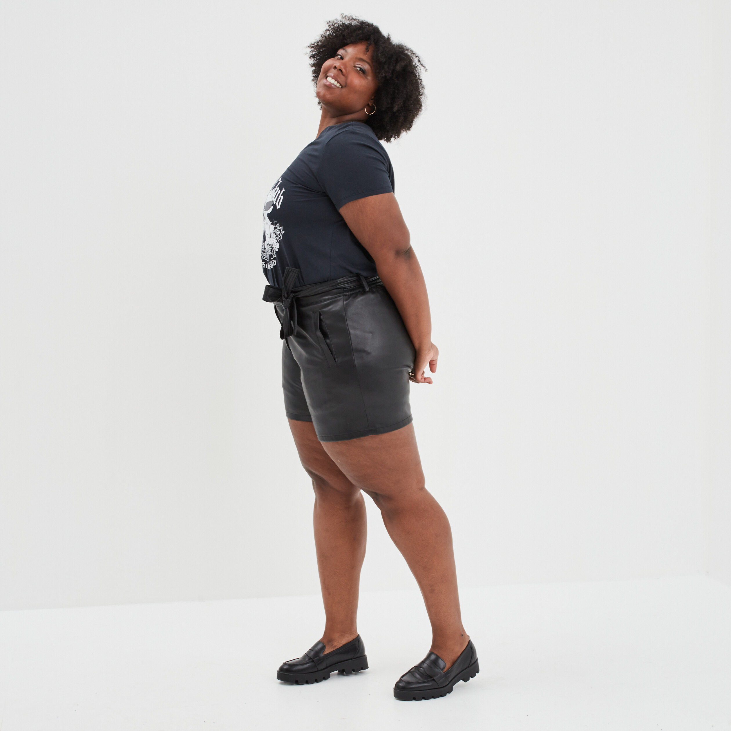 Short simili cuir regular ceinturé noir femme grande taille | La Halle