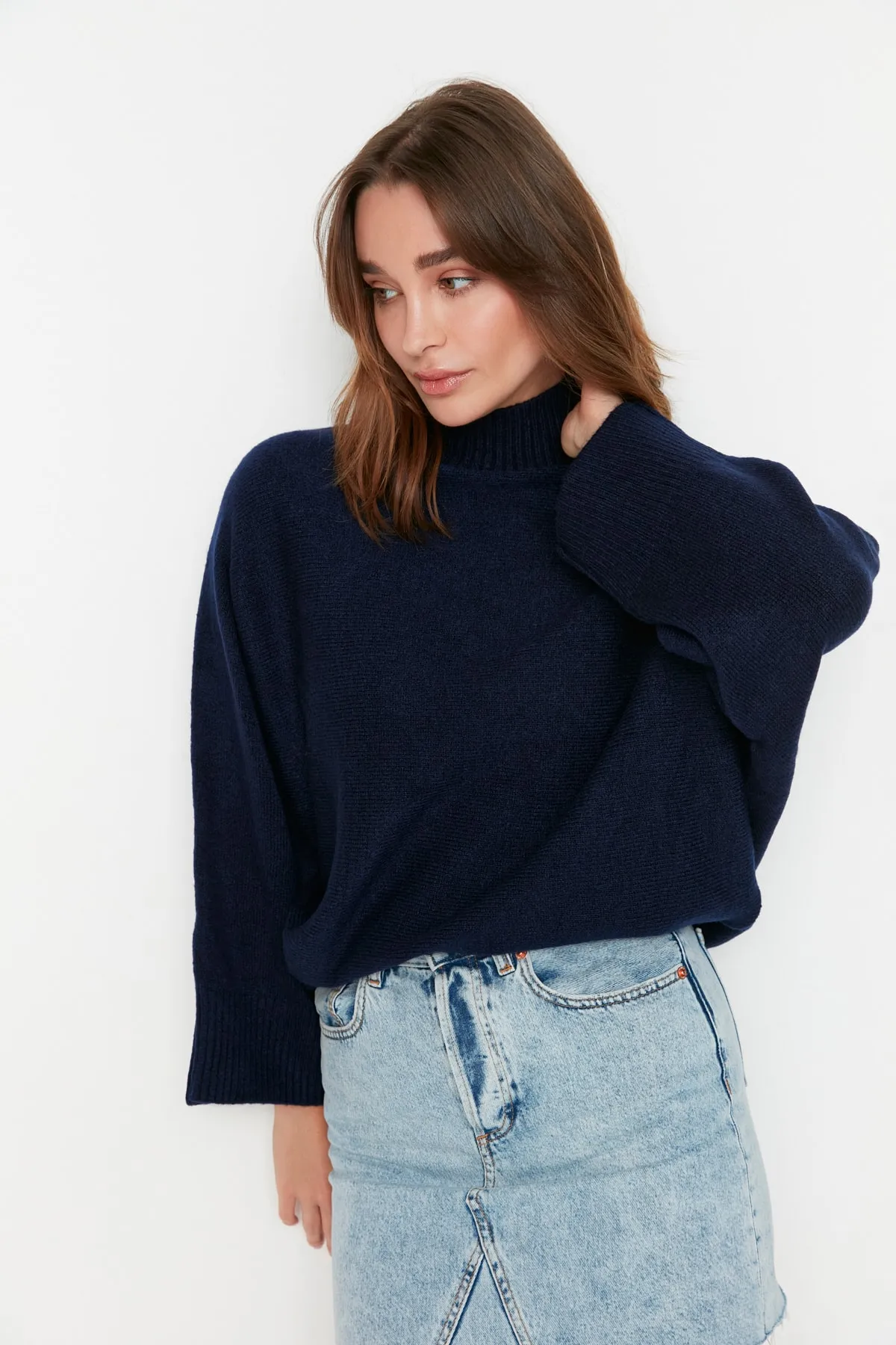 Trendyol Collection  Marineblauer, weicher, strukturierter Strickpullover mit weiter Passform TWOAW20KZ1059