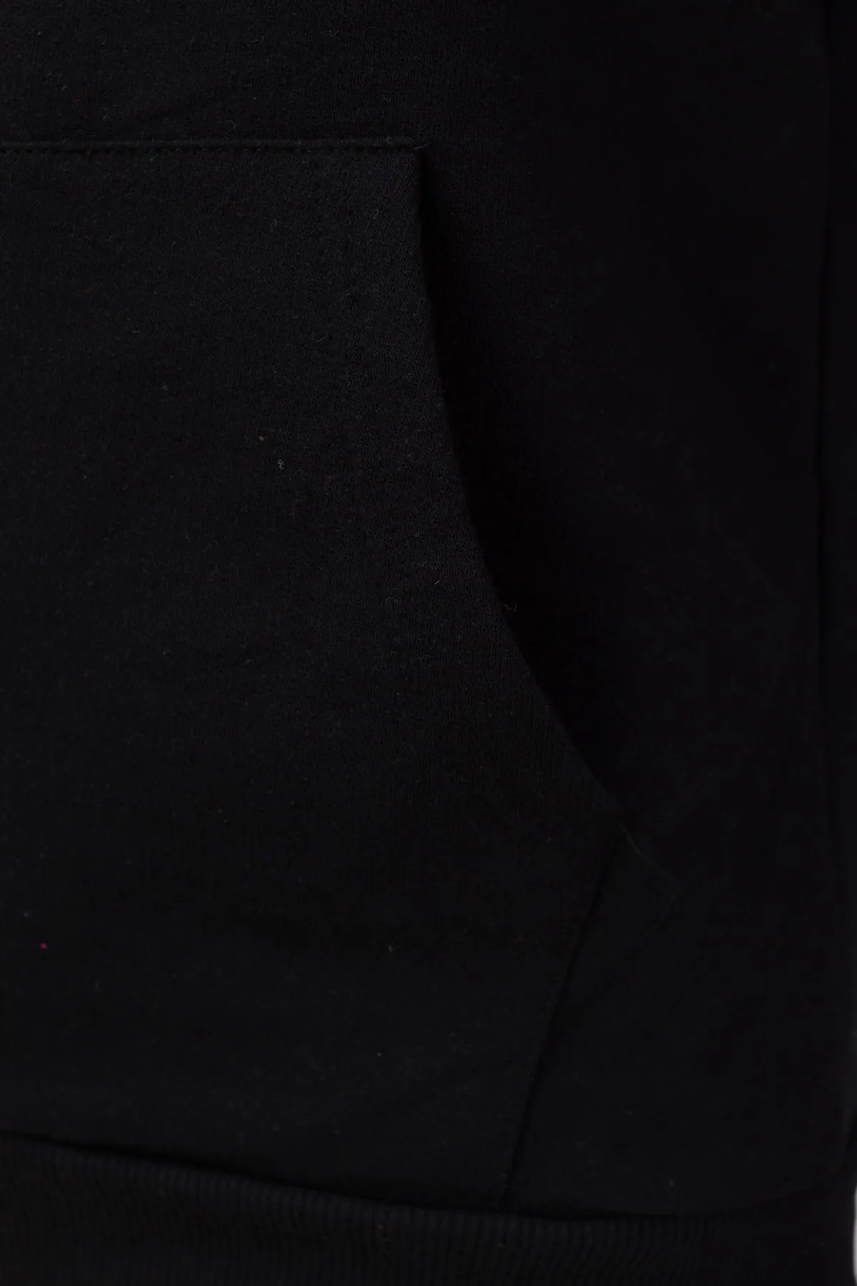 MODAGEN  Unisex-Strickjacke in Übergröße in Schwarz