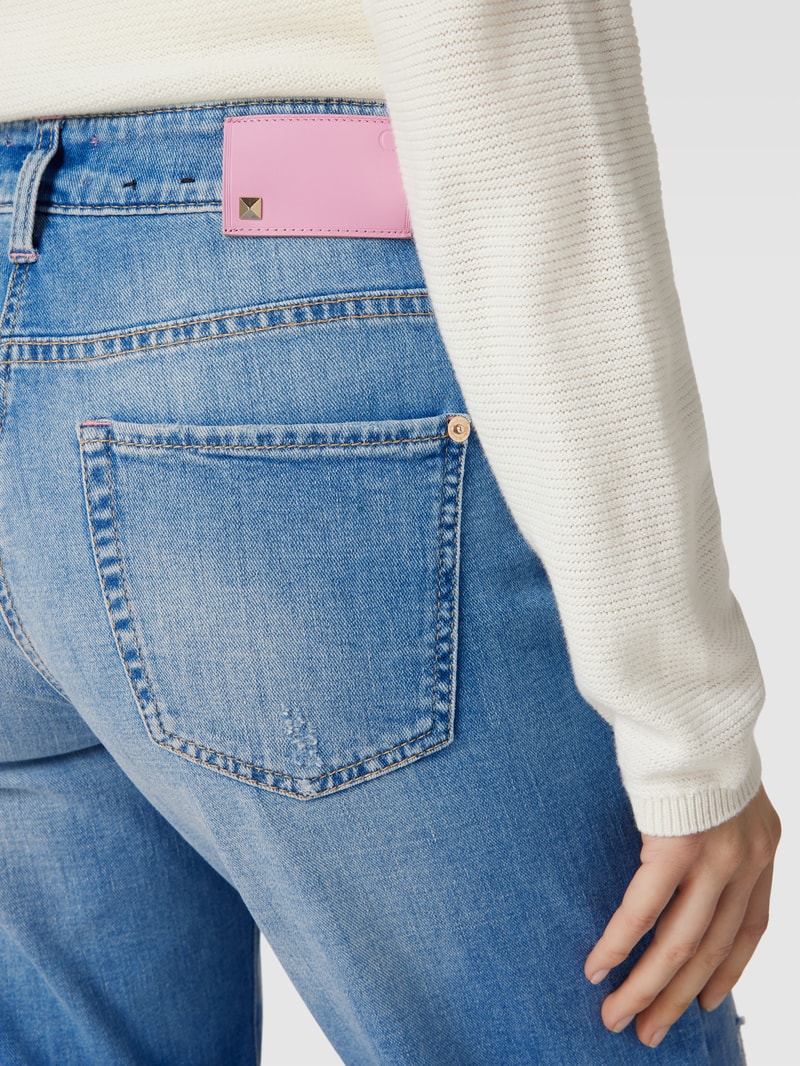 Jeans mit Label-Patch Modell 'PARIS' in blau