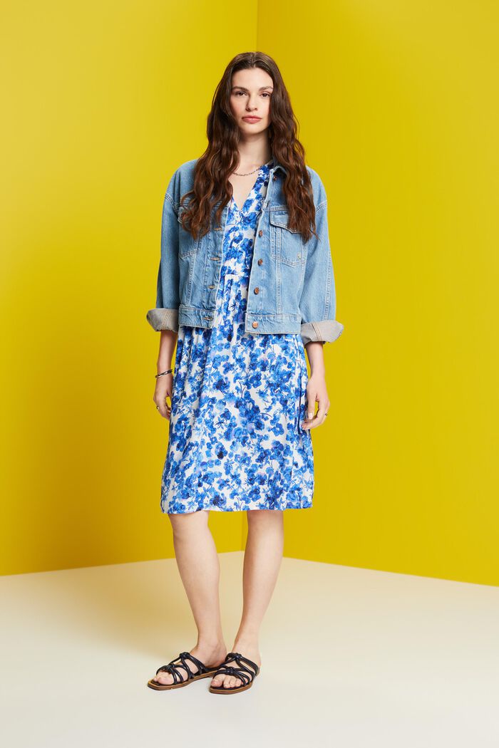Duftiges Kleid mit Allover-Muster