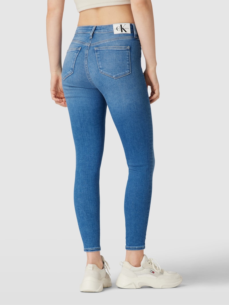 Skinny Fit Jeans mit kurzer Knopfleiste in jeans