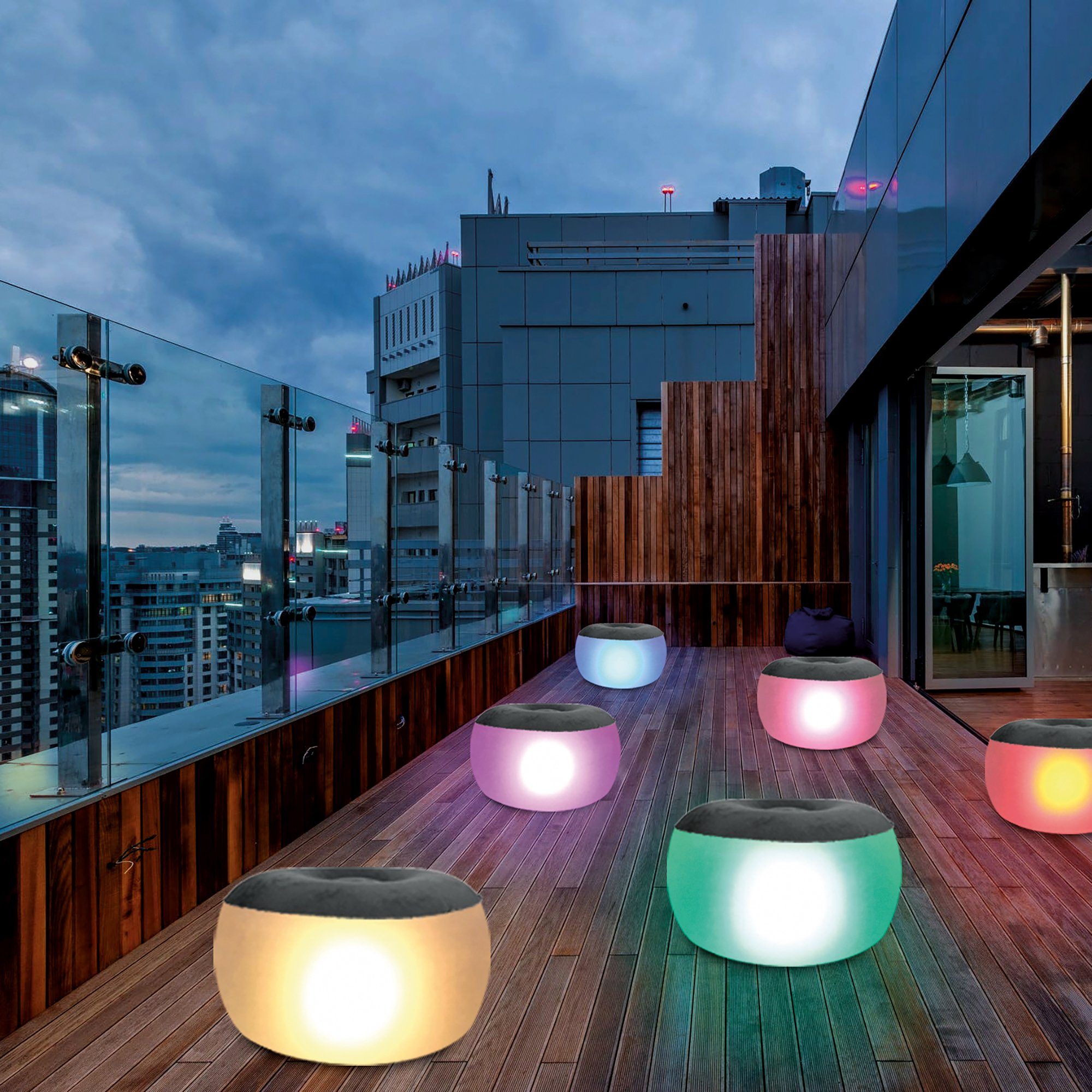 Schwaiger Gartenlounge-Hocker 660180 (Outdoor-Sitzhocker, als Sitzhocker oder Fußablage geeignet), aufblasbar, LED Beleuchtung