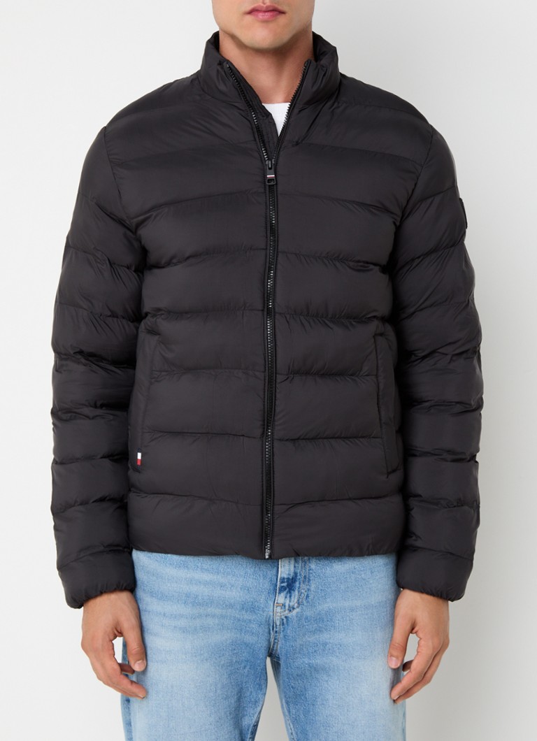 Tommy Hilfiger steppelt kabát logóval és oldalsó zsebekkel