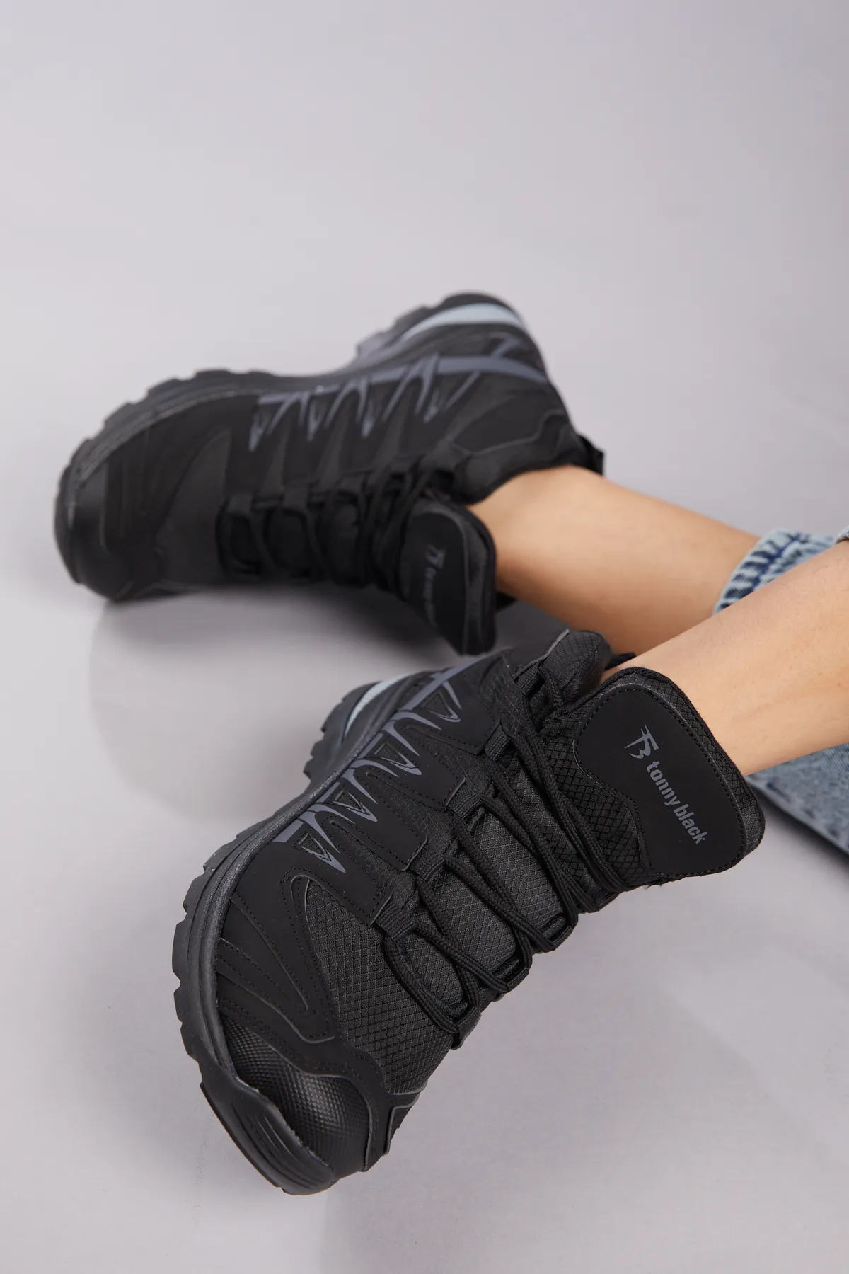 Tonny Black  Schwarze Unisex-Trekkingstiefel TB601
