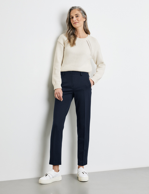 Elegante Stretchhose mit Saumschlitzen