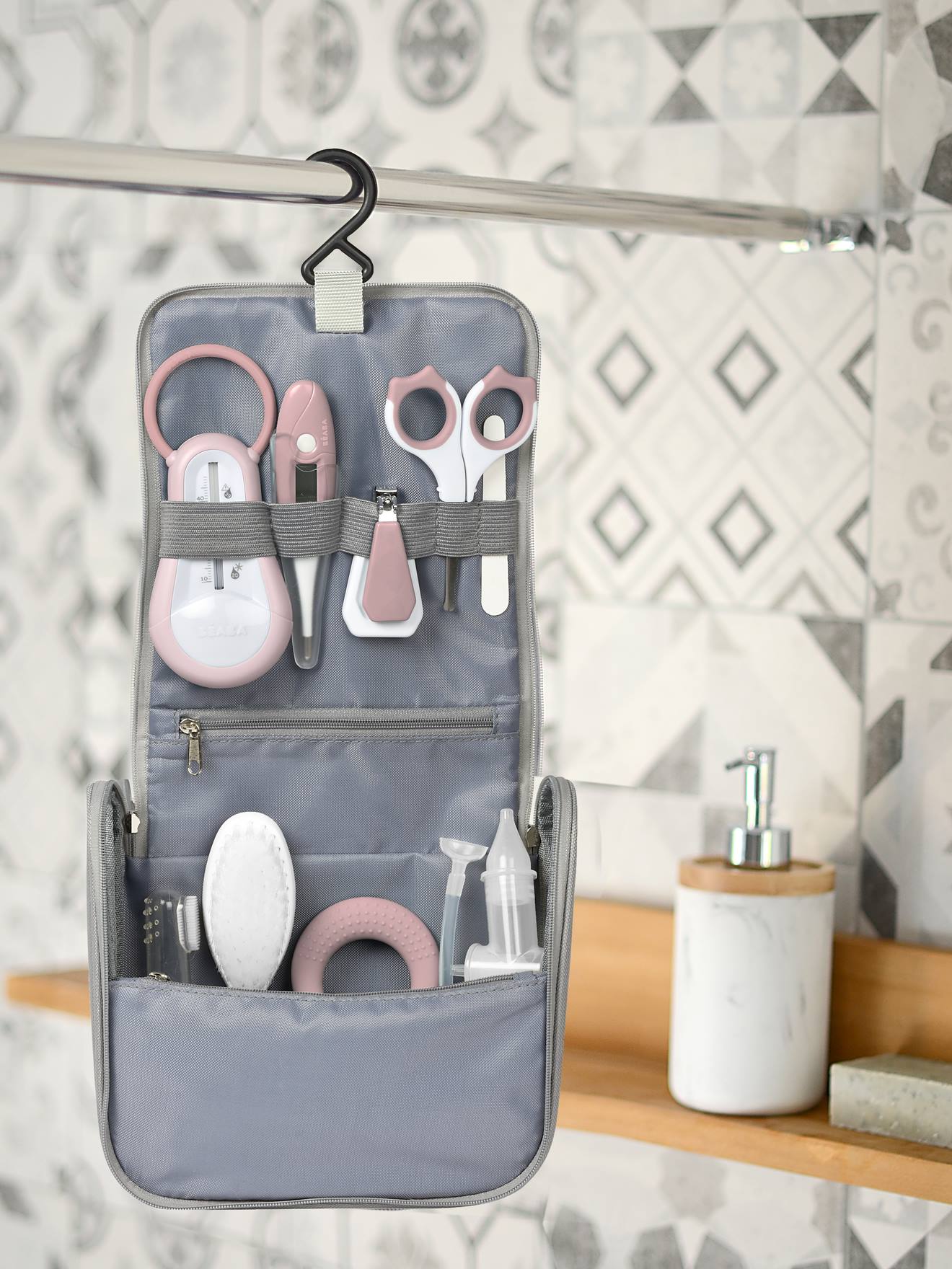 Trousse de toilette nomade 9 accessoires BEABA green blue