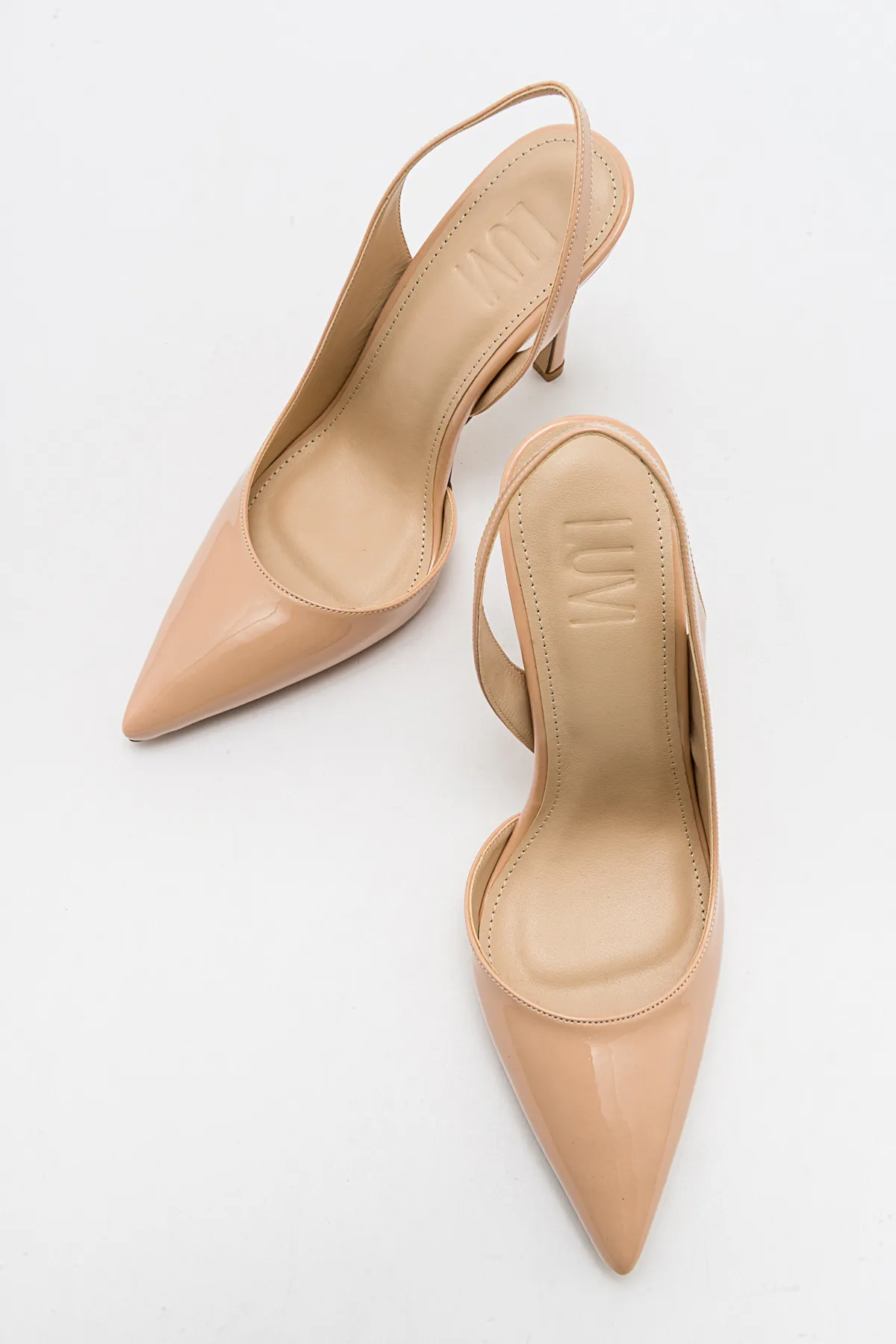 LuviShoes  Beigefarbene Damen-Schuhe mit Absatz aus Lackleder von Twine