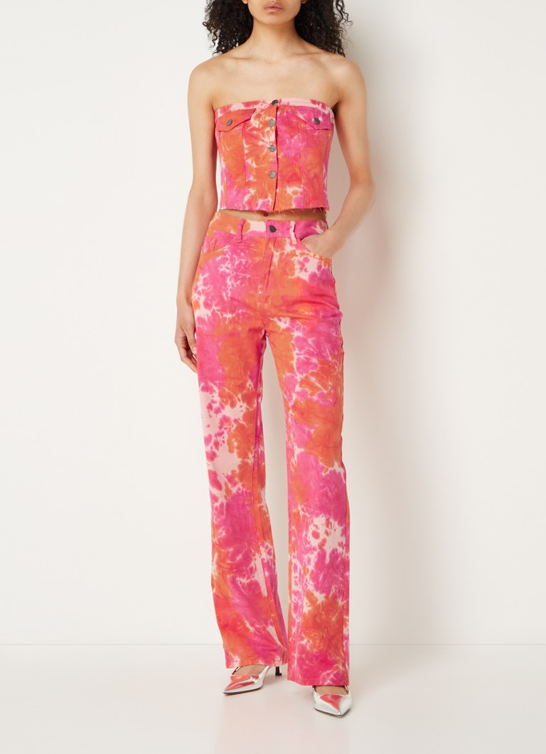 Top corto in denim tie-dye senza spalline del marchio Refined Department.