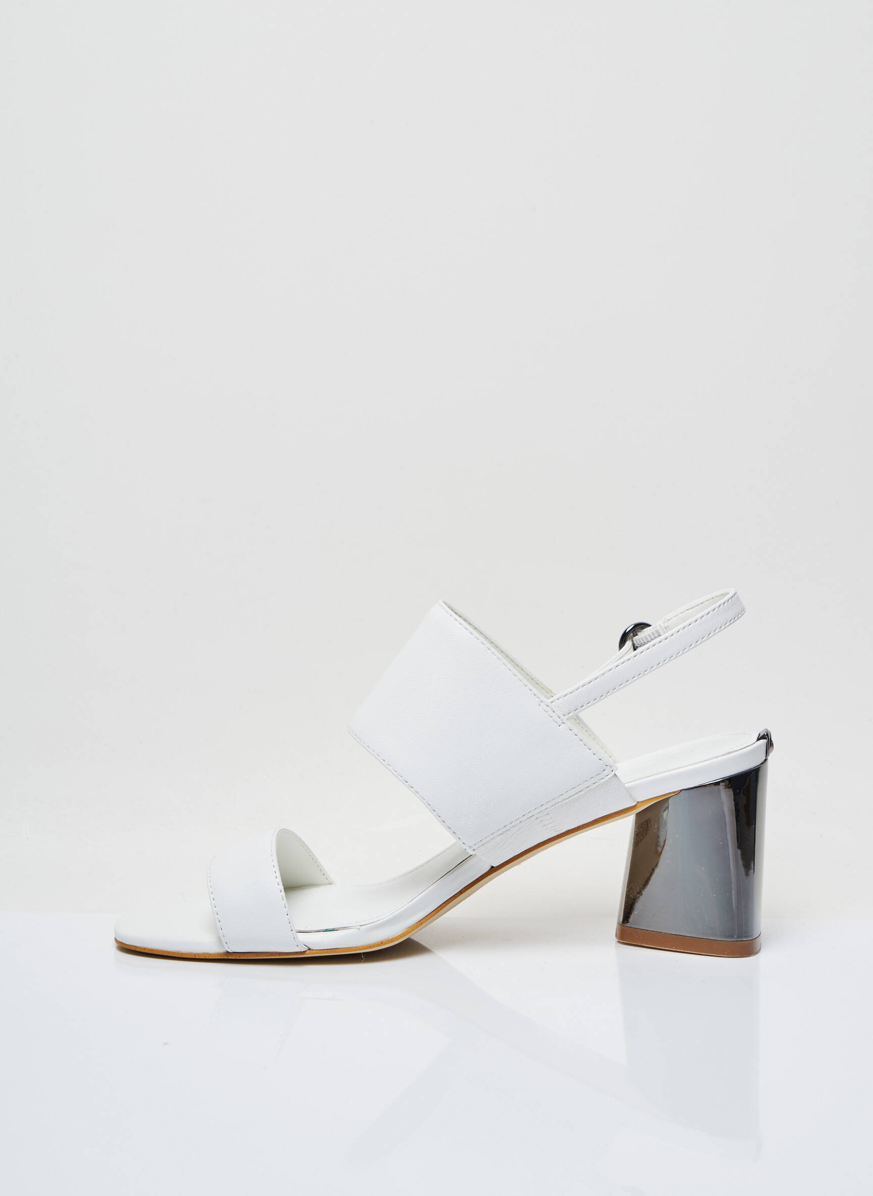 Guess Sandales Nu Pieds Femme couleur blanc