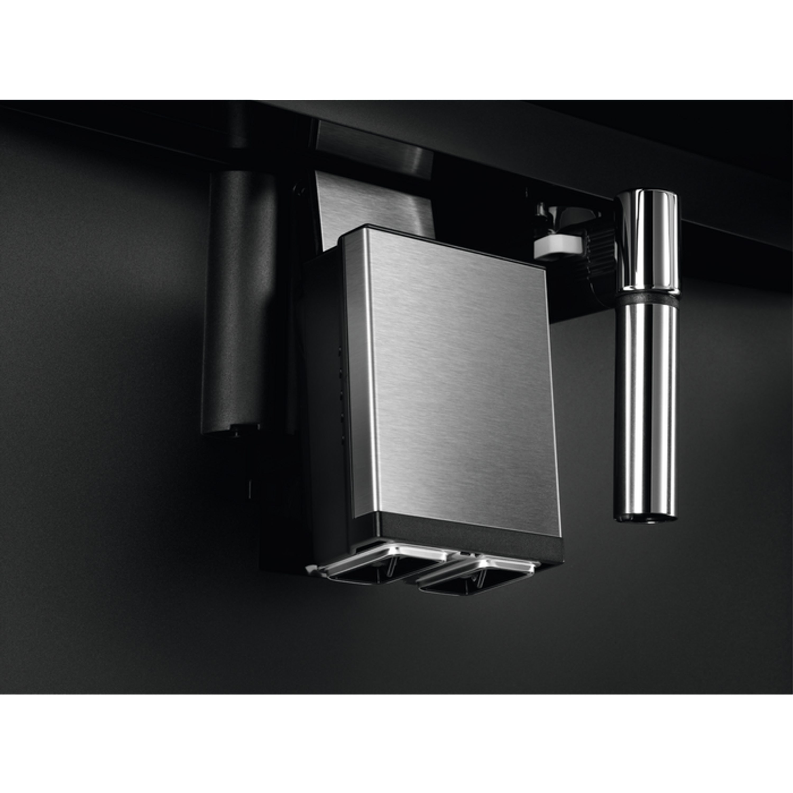 AEG Einbau-Kaffeevollautomat KKA894500T, Matt Black, Latte-Macchiato und Cappuccino-Funktion