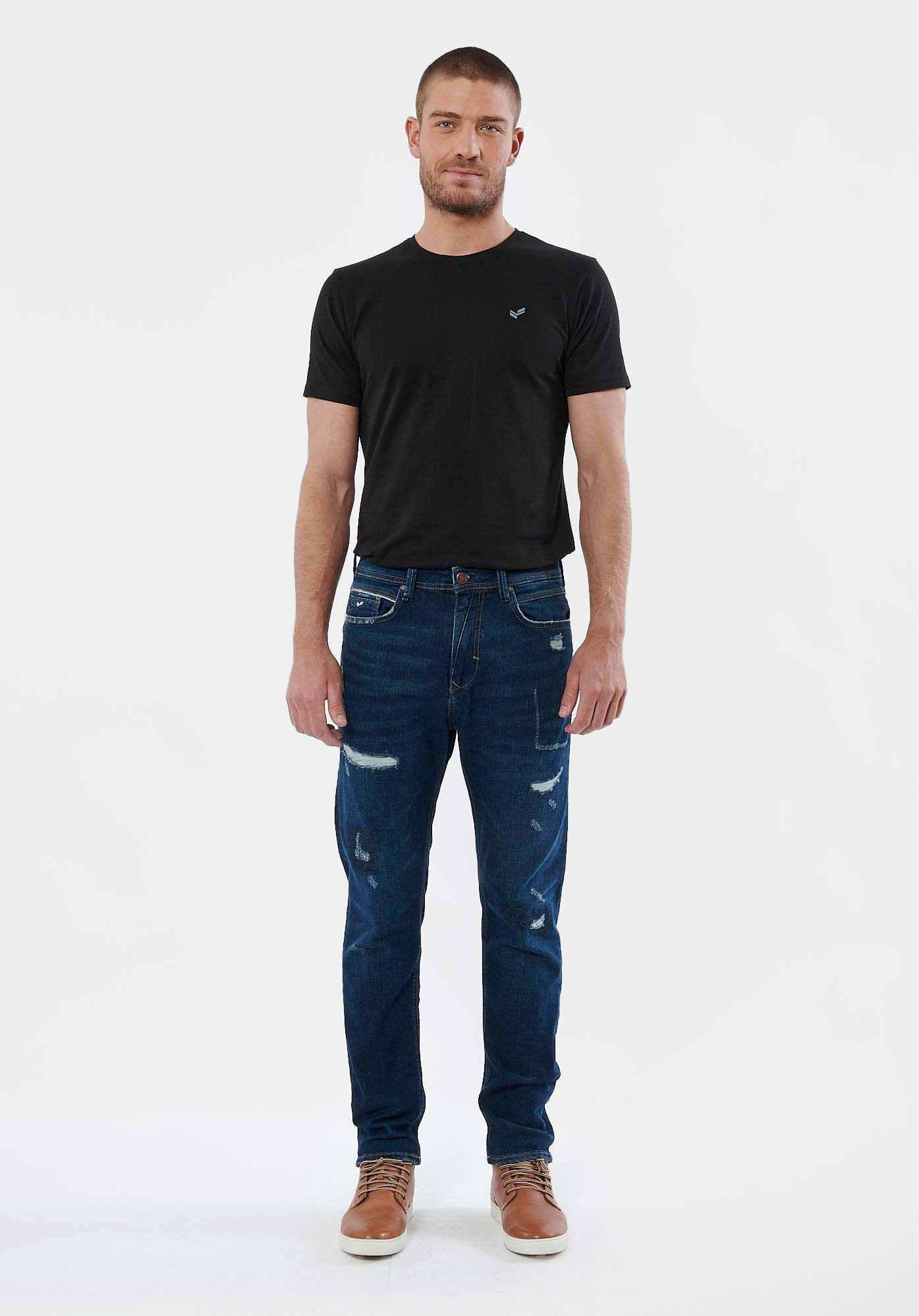 TYREL  Jean bleu slim tapered homme