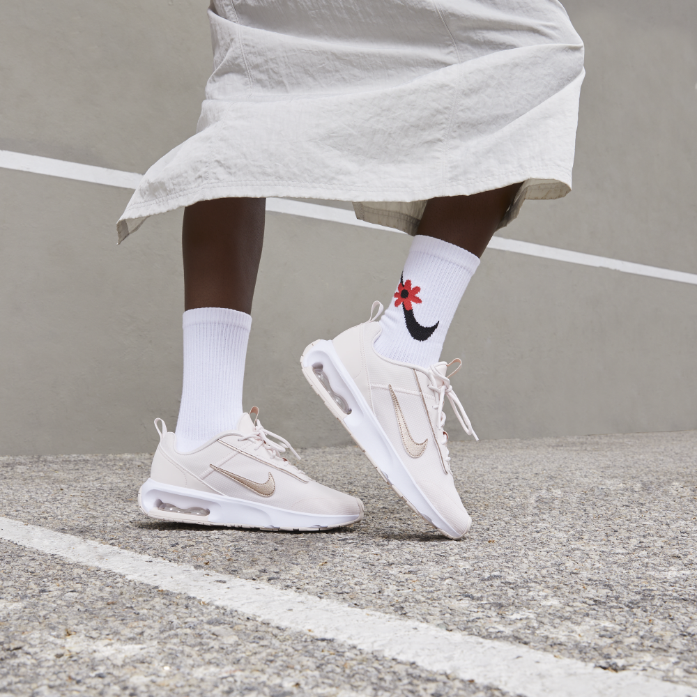 Nike Air Max INTRLK Lite DZ7288-600 / pink