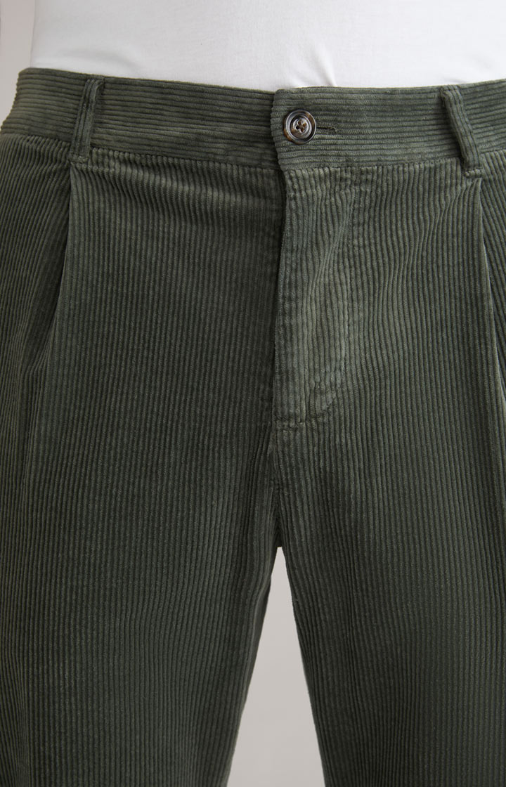 Cordhose Lester in Dunkelgrün