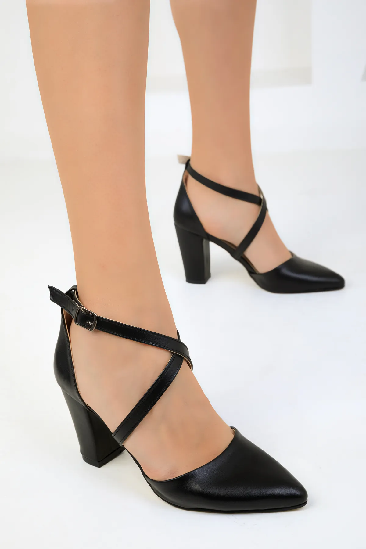 SOHO  Schwarze klassische Damenschuhe mit Absatz 14391