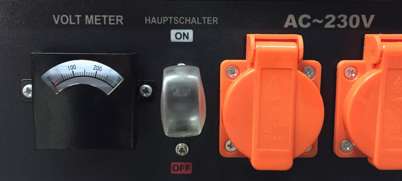 T.I.P. T.I.P Benzin - Stromerzeuger CPG 3000