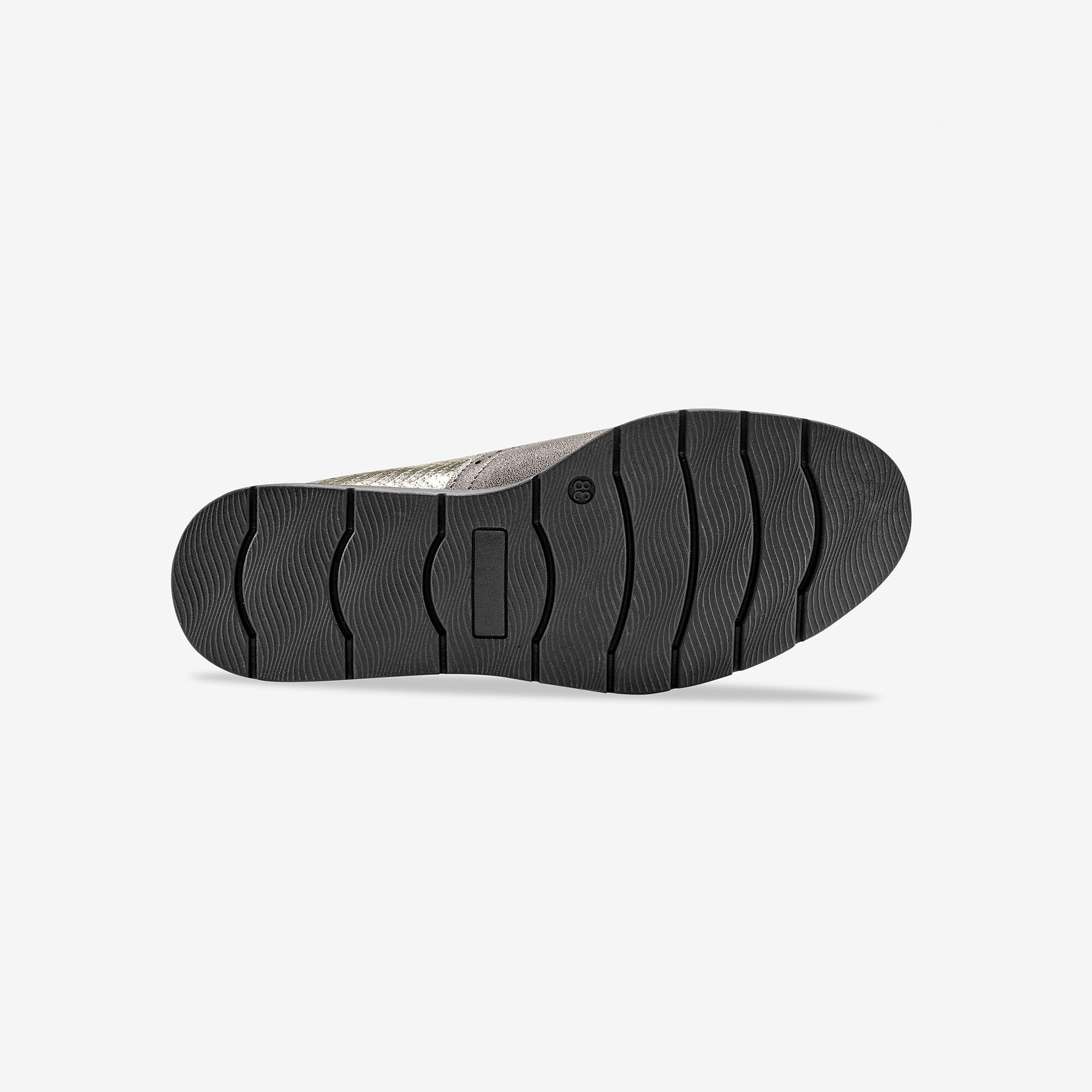 Mocassins compensés à franges et pompons