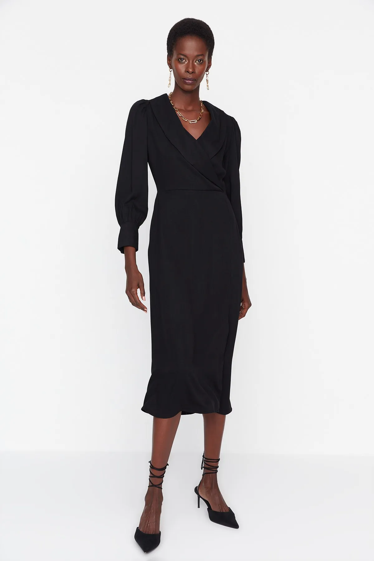 Trendyol Collection  Schwarzes, zweireihiges, gewebtes Kleid mit Kragen TWOAW21EL0230