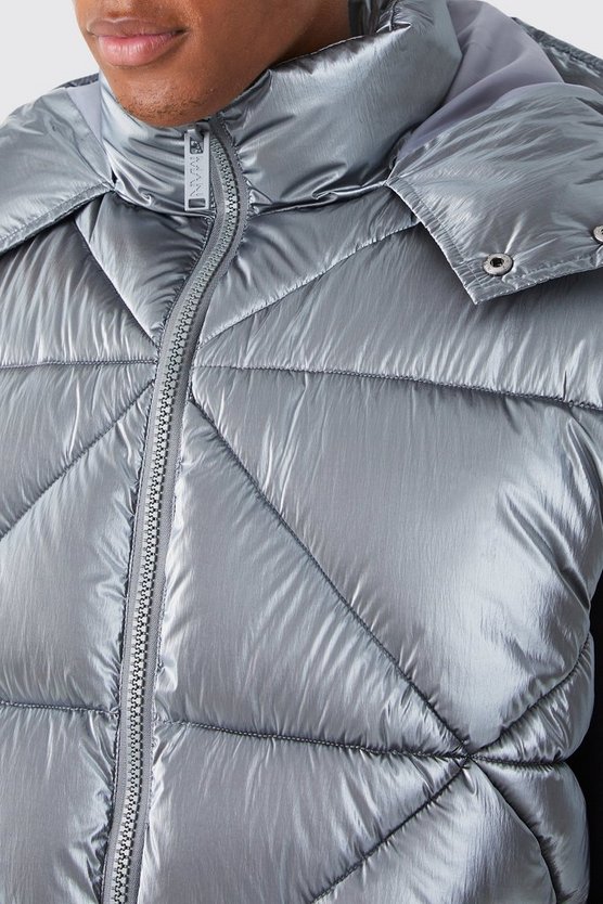 Gesteppte Metallic-Weste mit Kapuze