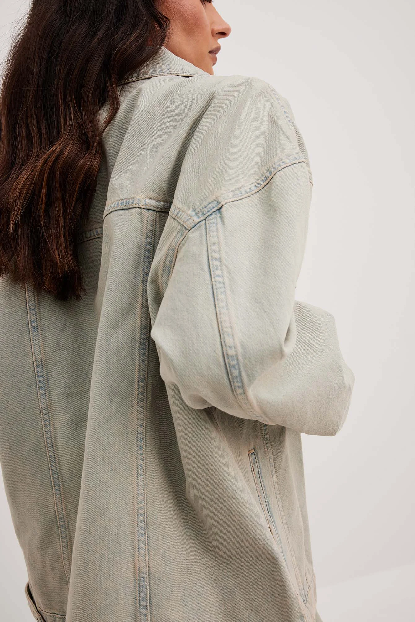Klassische Oversize-Denimjacke