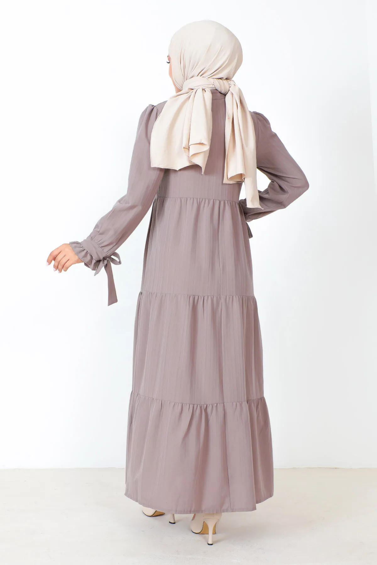 Tesettür Dünyası  Hijab-Kleid mit gebundenen Ärmeln TSD221207 Nerz