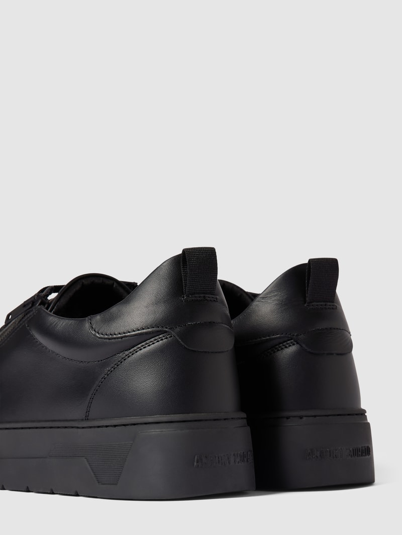 Sneaker mit Reißverschluss in schwarz